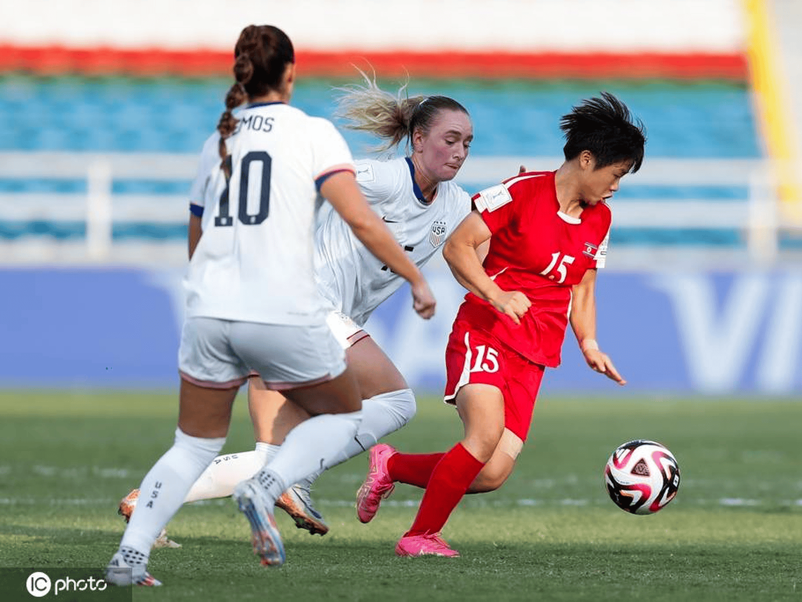 美国女足队击败法国，晋级世界杯半决赛(美国女足队击败法国,晋级世界杯半决赛视频)